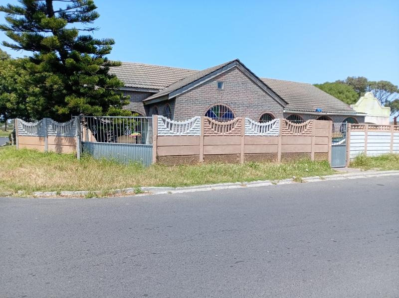 4 Bedroom Property for Sale in Mandalay Western Cape